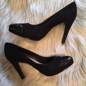 Ellen Tracy Georgi Shoes Black Fabric Pumps